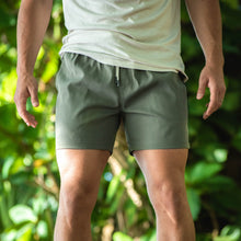 Sapien 2.0 Short 5"(Casual Stretch) - Olive front lifestyle